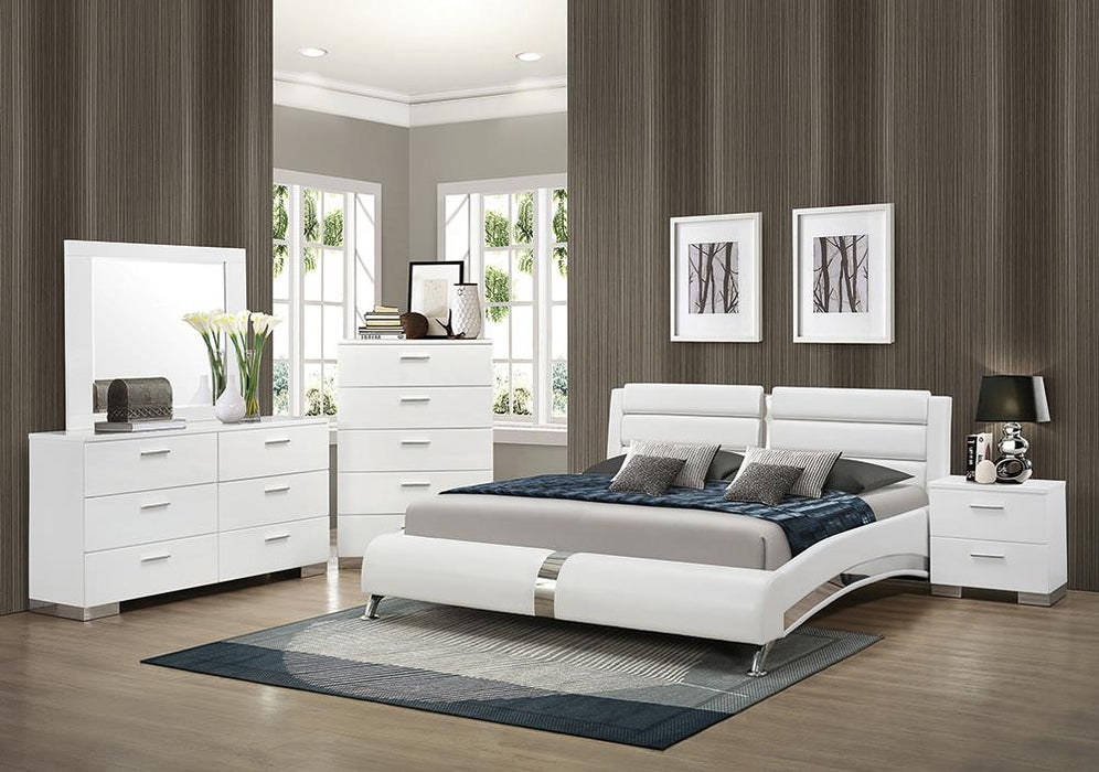 Jeremaine 4-piece Queen Bedroom Set Glossy White image